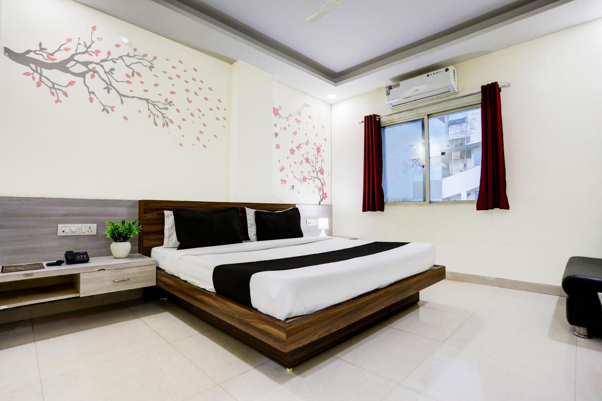 Super Townhouse Hoshangabad Road Near Aashima Mall Samarda Kaliasot Exterior foto