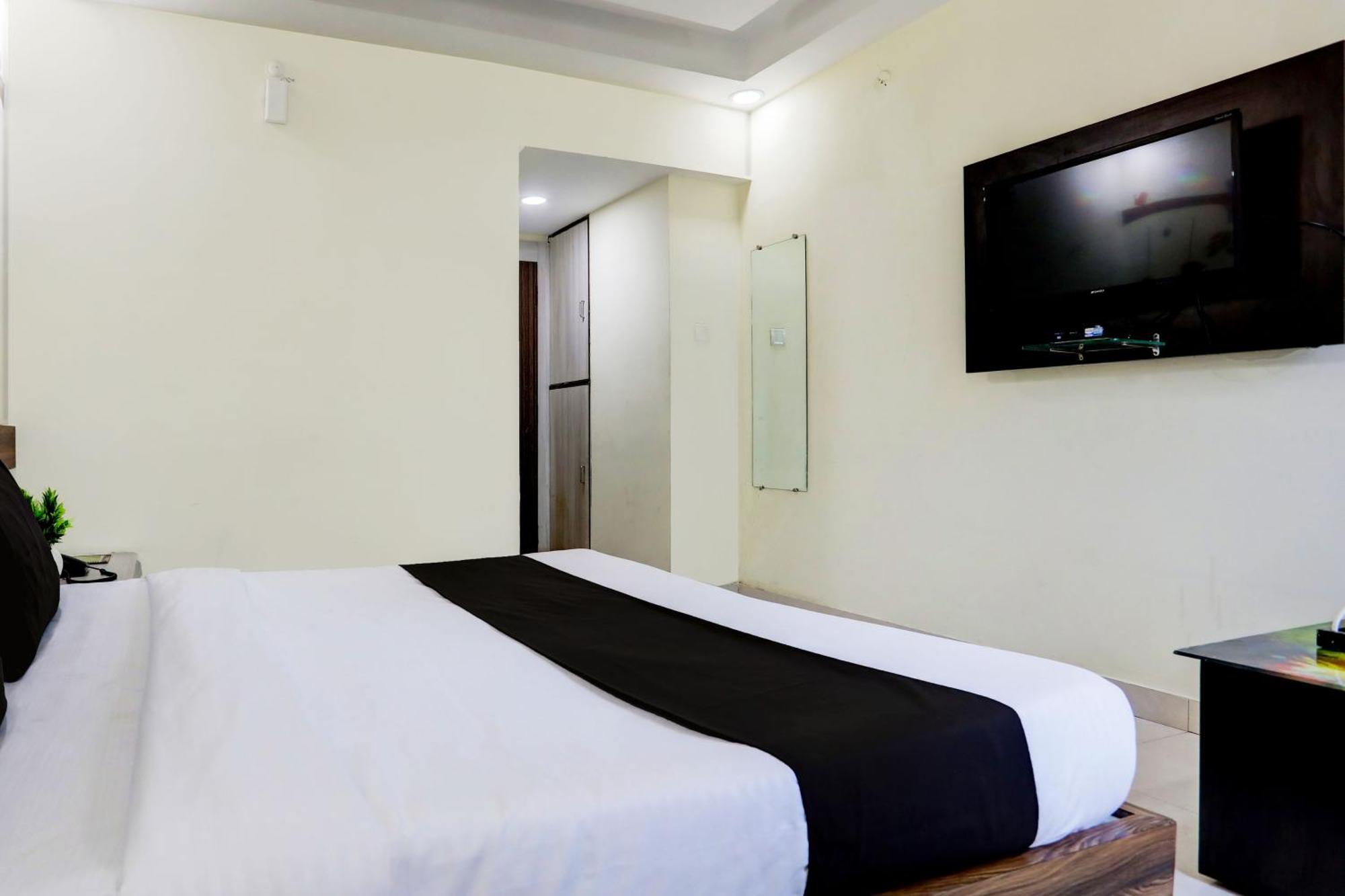 Super Townhouse Hoshangabad Road Near Aashima Mall Samarda Kaliasot Exterior foto