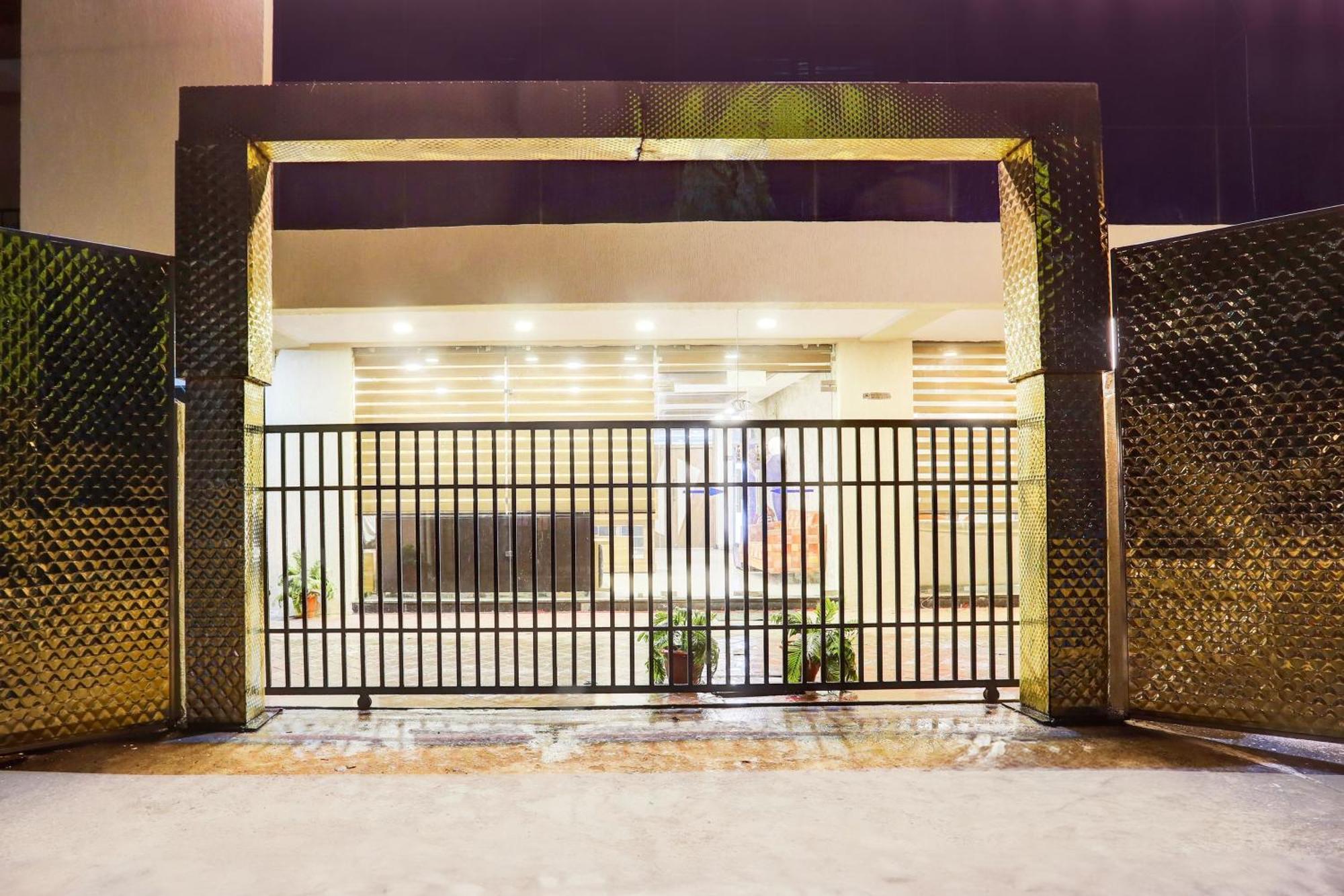 Super Townhouse Hoshangabad Road Near Aashima Mall Samarda Kaliasot Exterior foto